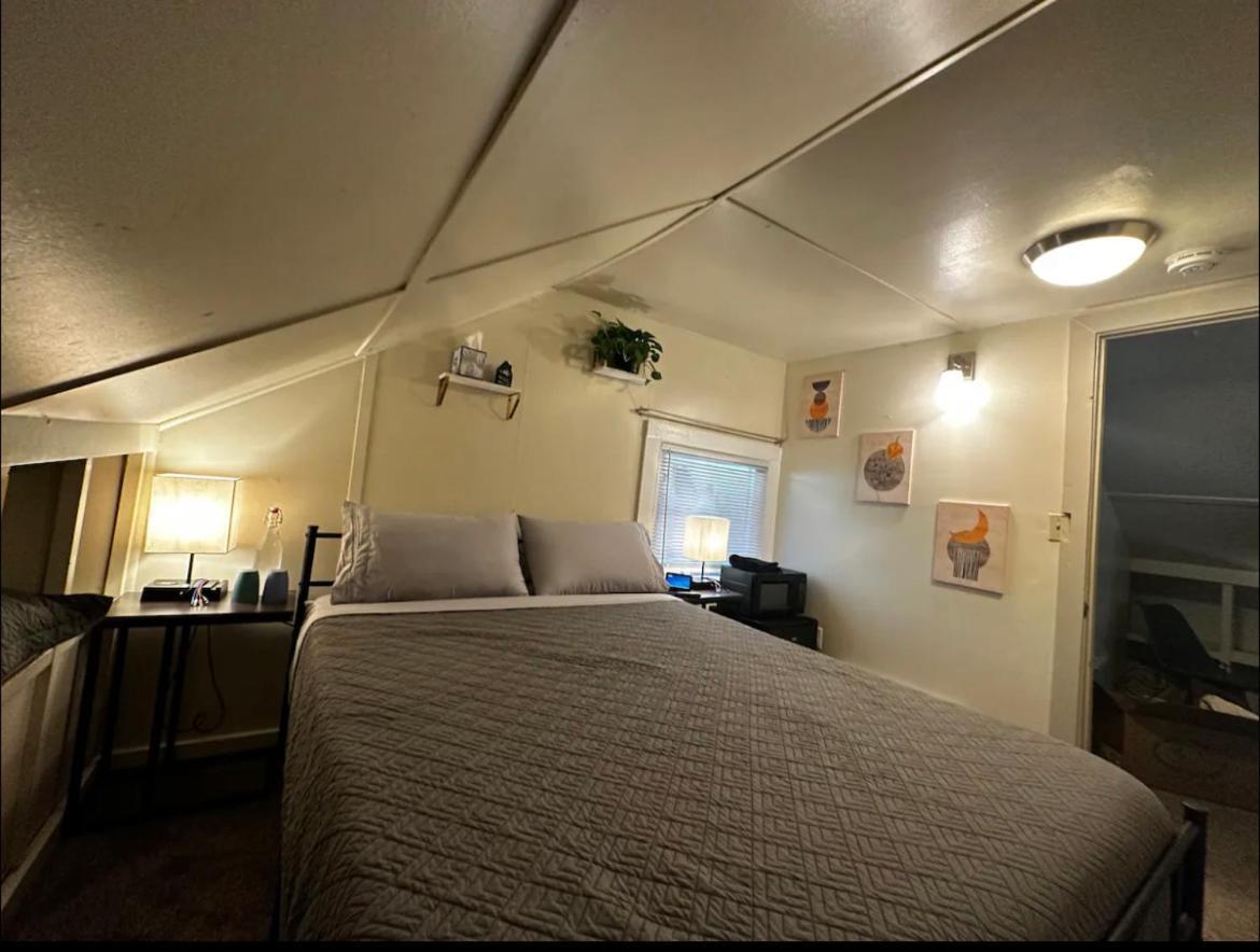 Tacoma Homestay- With Breakfast Included-Private Room Exterior photo